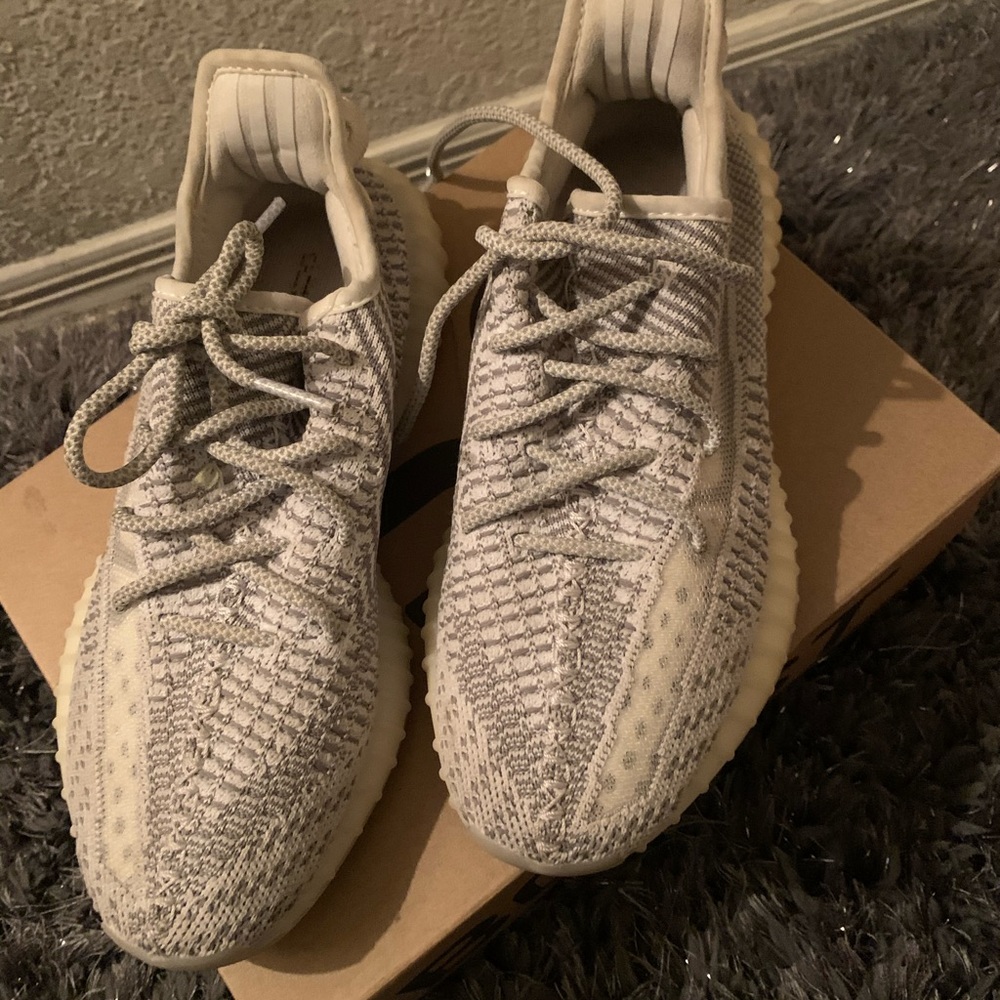 Yeezy static (non reflective)